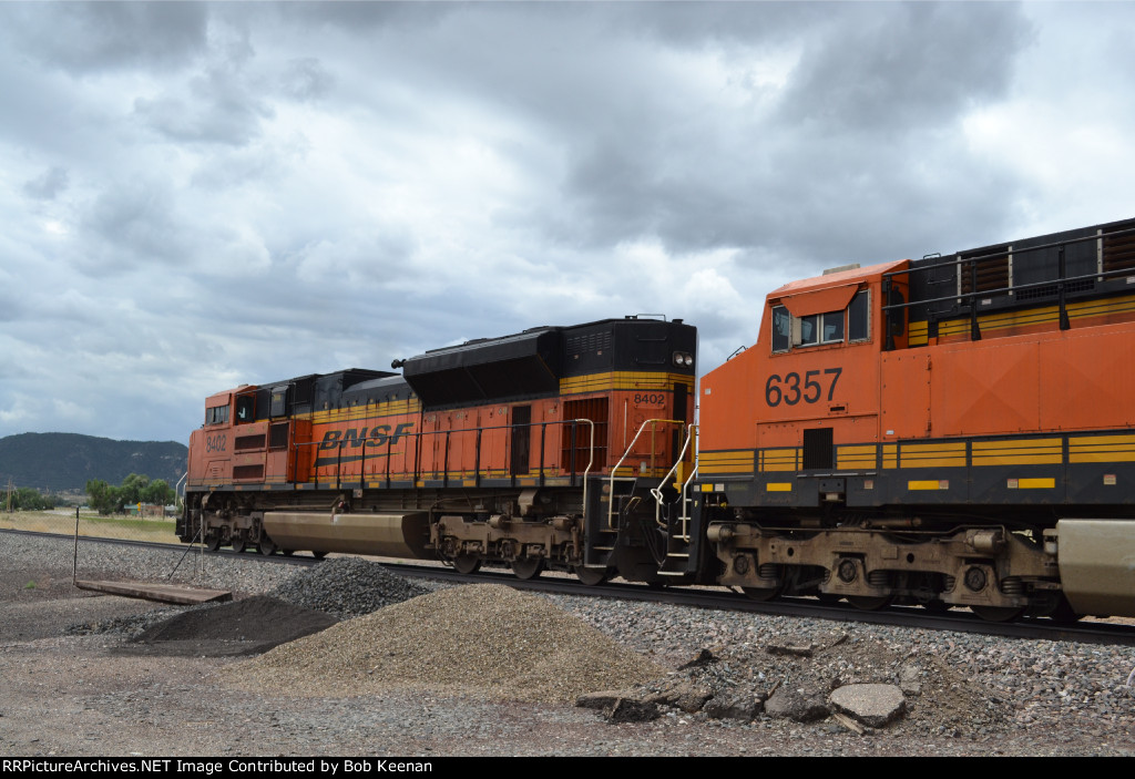 BNSF 8402